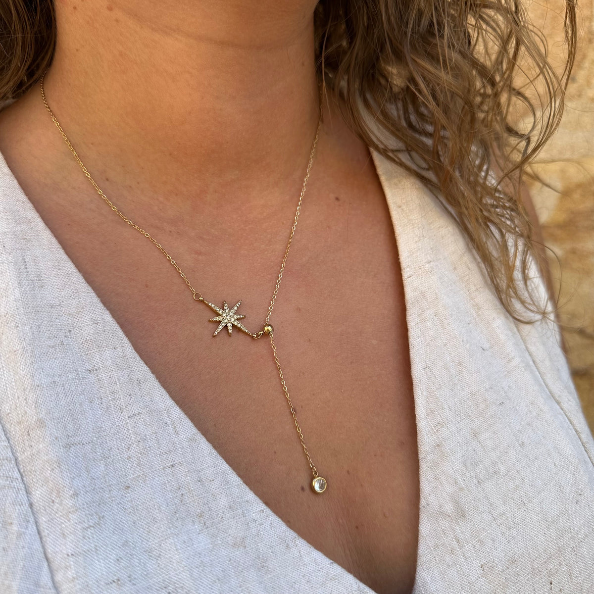 collier y cravate acier inoxydable doré étoile empierrée et pendentif oxyde de zirconium