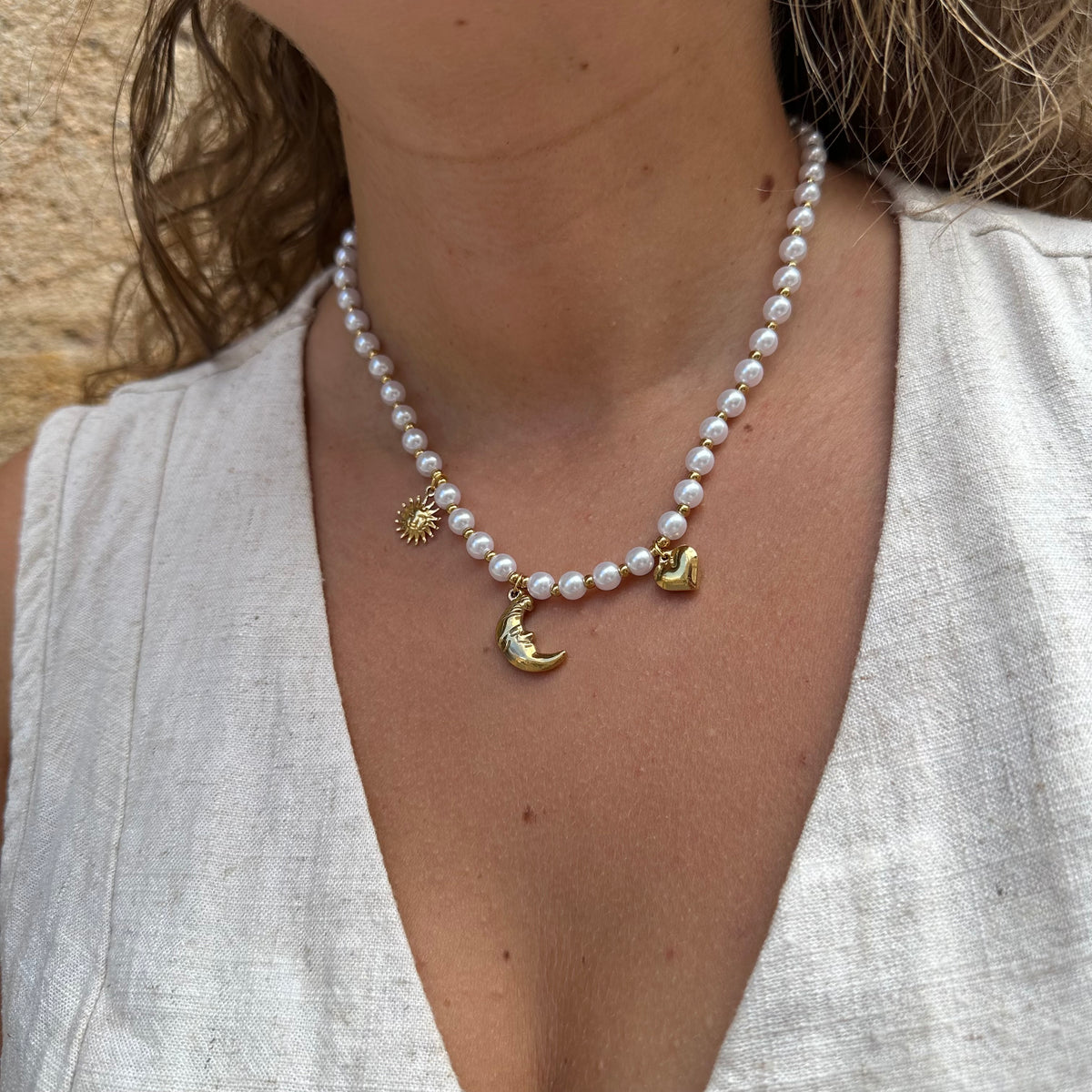 collier acier inoxydable doré perles synthétiques et charms hypoallergénique résistant à l'eau